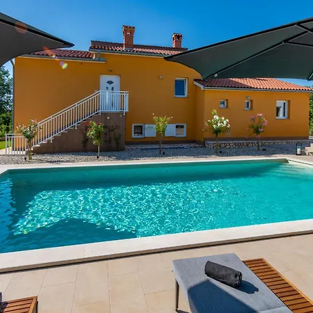 Noa's Pool House, A Modern And Luxurious Near The Sea Villa *