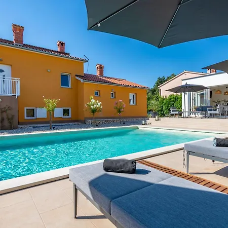 Noa's Pool House, A Modern And Luxurious Near The Sea Villa