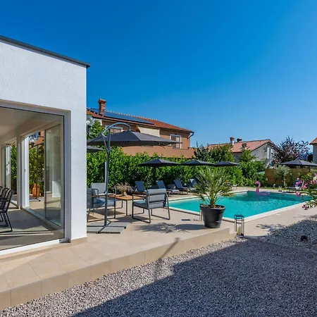 Noa's Pool House, A Modern And Luxurious Near The Sea * Santalezi