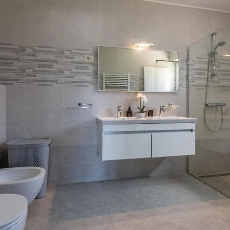 Villa Noa's Pool House, A Modern And Luxurious Near The Sea