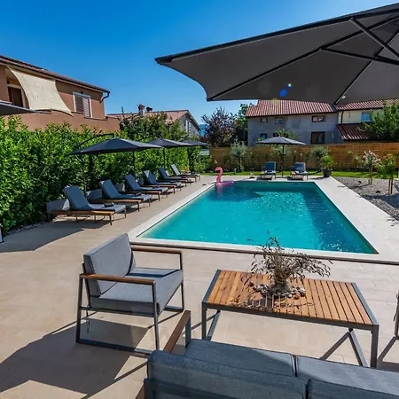 Villa Noa's Pool House, A Modern And Luxurious Near The Sea *