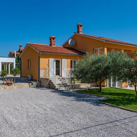 Noa's Pool House, A Modern And Luxurious Near The Sea Santalezi