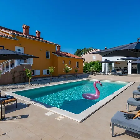 Noa's Pool House, A Modern And Luxurious Near The Sea Villa *