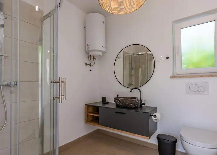 Noa's Pool House, A Modern And Luxurious Near The Sea * Santalezi