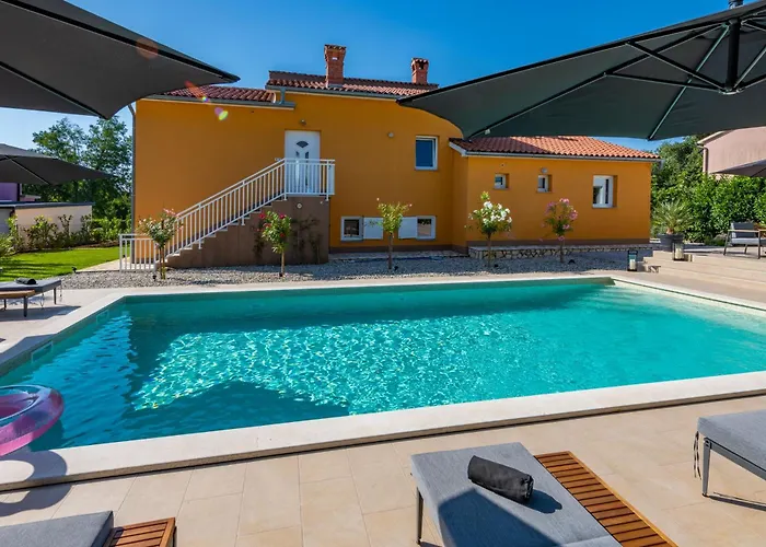 Noa's Pool House, A Modern And Luxurious Near The Sea Villa *