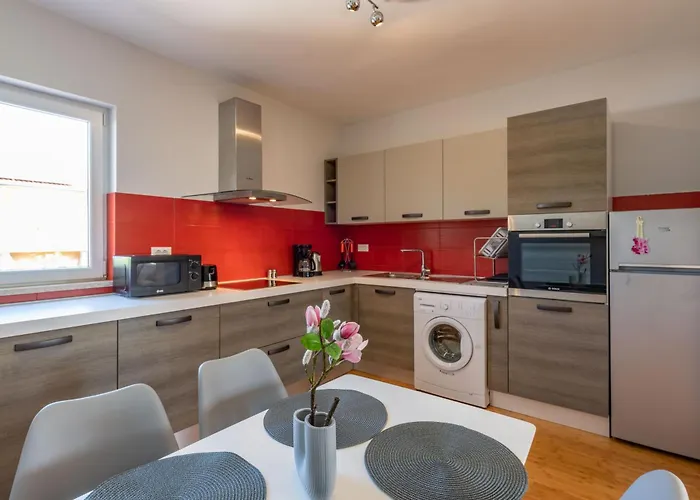 Villa Noa's Pool House, A Modern And Luxurious Near The Sea *