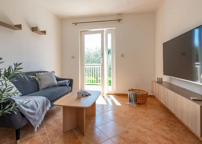 Villa Noa's Pool House, A Modern And Luxurious Near The Sea