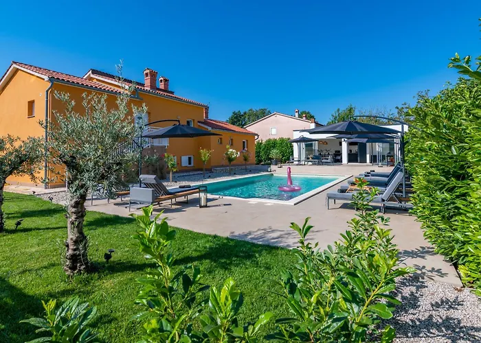 Noa's Pool House, A Modern And Luxurious Near The Sea Villa Santalezi