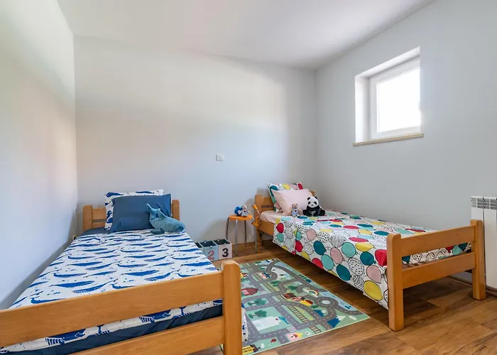 Noa's Pool House, A Modern And Luxurious Near The Sea * Santalezi