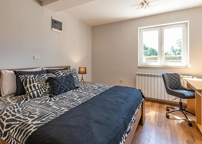 Noa's Pool House, A Modern And Luxurious Near The Sea