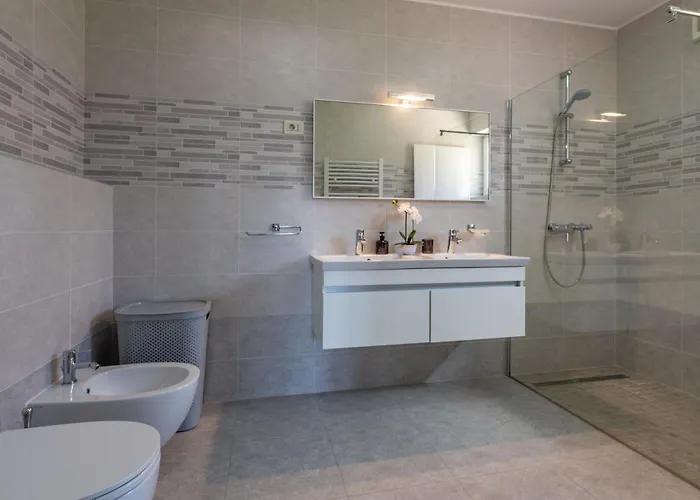 Villa Noa's Pool House, A Modern And Luxurious Near The Sea