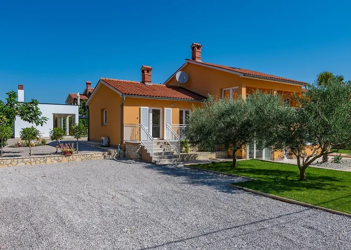 Noa's Pool House, A Modern And Luxurious Near The Sea Santalezi