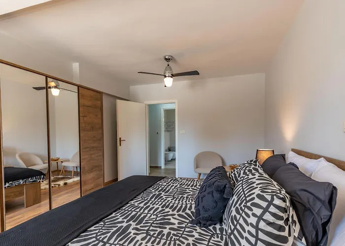 Noa's Pool House, A Modern And Luxurious Near The Sea * Santalezi